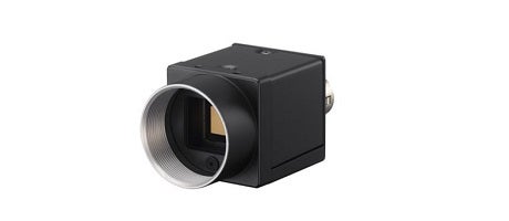 ソニーISPカメラ。金属製レンズマウントを備えた黒い箱型の産業用カメラ。